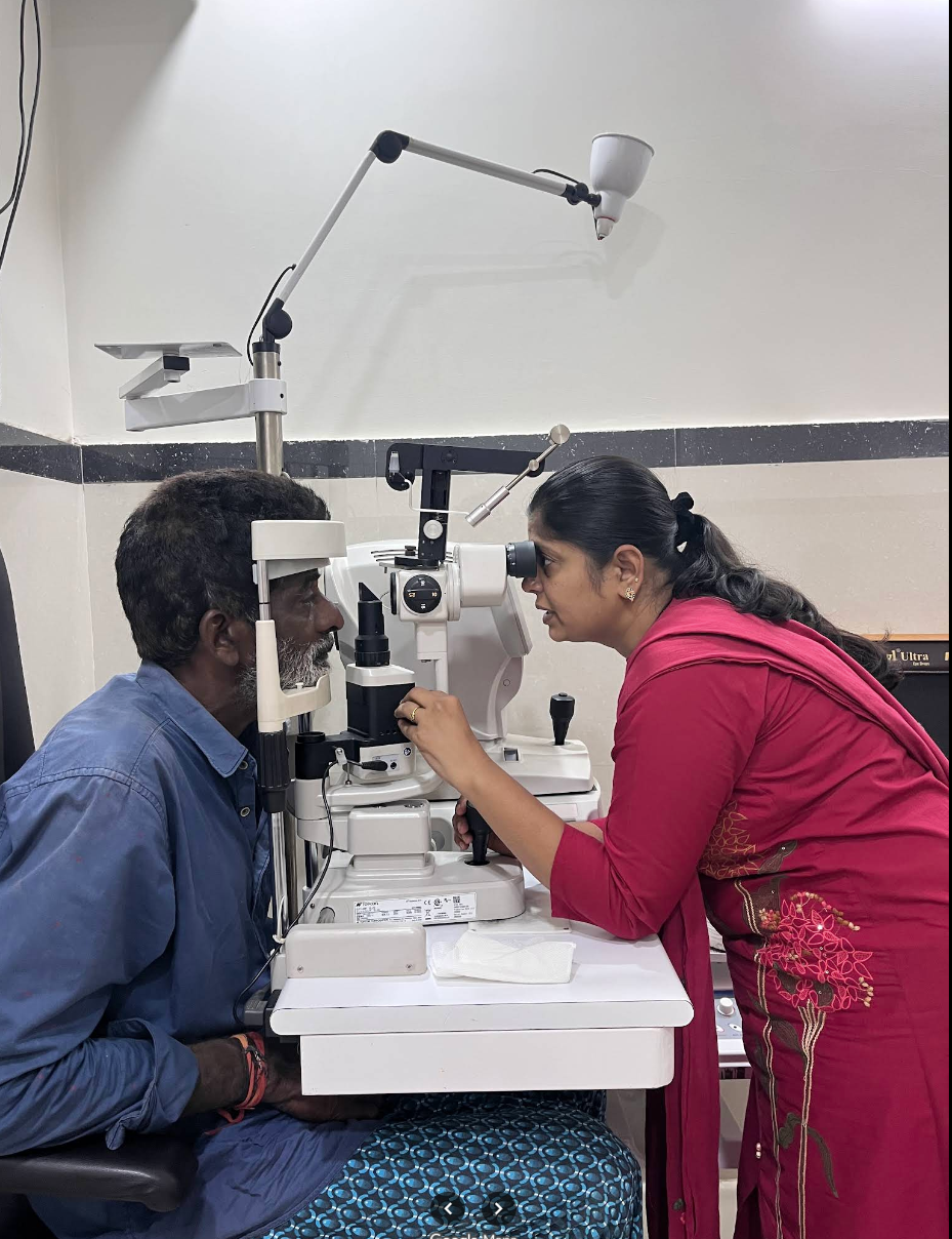 Slit-lamp diagnostic examination
